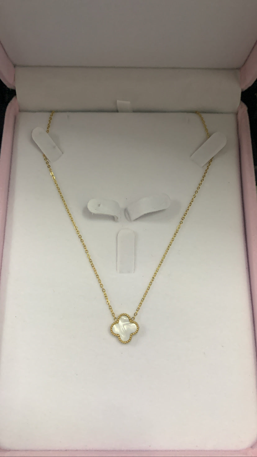 Clover necklace