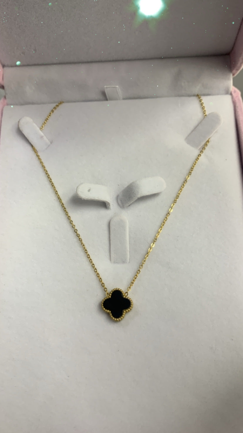 Clover necklace